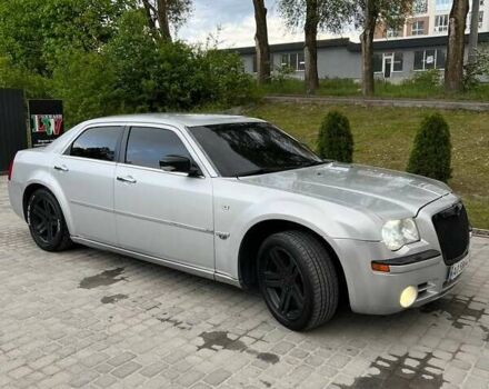 Серый Крайслер 300C, объемом двигателя 2.99 л и пробегом 390 тыс. км за 8700 $, фото 5 на Automoto.ua