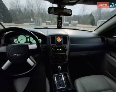 Сірий Крайслер 300C, об'ємом двигуна 3.52 л та пробігом 335 тис. км за 6900 $, фото 6 на Automoto.ua