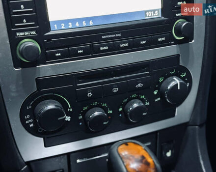 Сірий Крайслер 300C, об'ємом двигуна 3 л та пробігом 280 тис. км за 6000 $, фото 11 на Automoto.ua