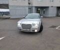 Серый Крайслер 300C, объемом двигателя 2.7 л и пробегом 219 тыс. км за 6500 $, фото 1 на Automoto.ua