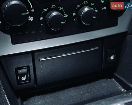 Сірий Крайслер 300C, об'ємом двигуна 3 л та пробігом 280 тис. км за 6000 $, фото 12 на Automoto.ua