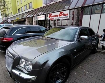 Серый Крайслер 300C, объемом двигателя 2.99 л и пробегом 210 тыс. км за 9000 $, фото 1 на Automoto.ua