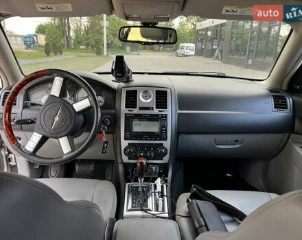 Серый Крайслер 300C, объемом двигателя 2.99 л и пробегом 390 тыс. км за 8700 $, фото 10 на Automoto.ua