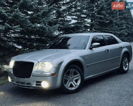 Сірий Крайслер 300C, об'ємом двигуна 3 л та пробігом 280 тис. км за 6000 $, фото 1 на Automoto.ua