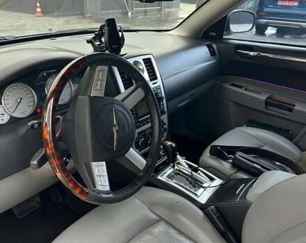 Серый Крайслер 300C, объемом двигателя 2.99 л и пробегом 390 тыс. км за 8700 $, фото 15 на Automoto.ua