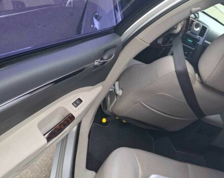 Серый Крайслер 300C, объемом двигателя 2.7 л и пробегом 219 тыс. км за 6500 $, фото 10 на Automoto.ua