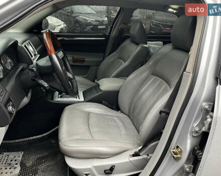 Сірий Крайслер 300C, об'ємом двигуна 3.5 л та пробігом 189 тис. км за 7400 $, фото 7 на Automoto.ua