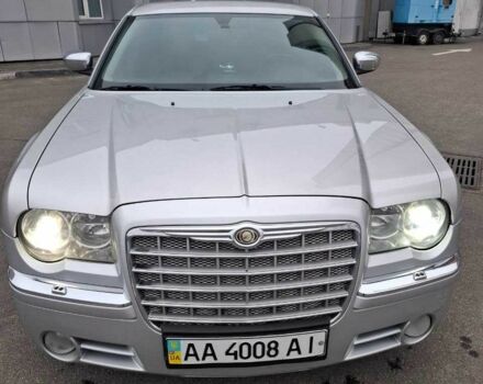 Серый Крайслер 300C, объемом двигателя 2.7 л и пробегом 219 тыс. км за 6500 $, фото 22 на Automoto.ua