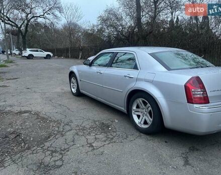 Серый Крайслер 300C, объемом двигателя 2.74 л и пробегом 165 тыс. км за 6500 $, фото 6 на Automoto.ua