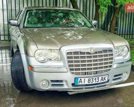 Серый Крайслер 300C, объемом двигателя 2.7 л и пробегом 155 тыс. км за 7999 $, фото 4 на Automoto.ua