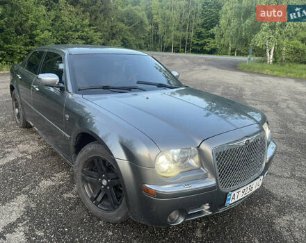Сірий Крайслер 300C, об'ємом двигуна 3 л та пробігом 343 тис. км за 9000 $, фото 13 на Automoto.ua
