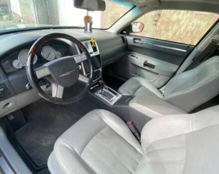 Серый Крайслер 300C, объемом двигателя 2.99 л и пробегом 210 тыс. км за 9000 $, фото 2 на Automoto.ua