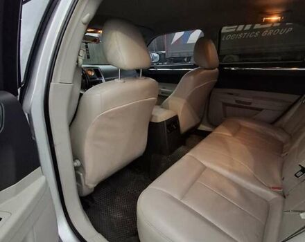 Сірий Крайслер 300C, об'ємом двигуна 3.52 л та пробігом 335 тис. км за 6900 $, фото 7 на Automoto.ua