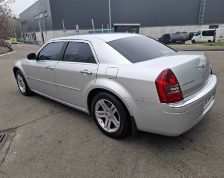 Серый Крайслер 300C, объемом двигателя 2.7 л и пробегом 219 тыс. км за 6500 $, фото 16 на Automoto.ua