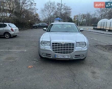 Серый Крайслер 300C, объемом двигателя 2.74 л и пробегом 165 тыс. км за 6500 $, фото 9 на Automoto.ua