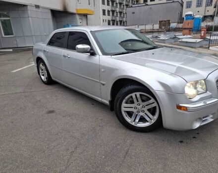Серый Крайслер 300C, объемом двигателя 2.7 л и пробегом 219 тыс. км за 6500 $, фото 5 на Automoto.ua
