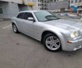 Серый Крайслер 300C, объемом двигателя 2.7 л и пробегом 219 тыс. км за 6500 $, фото 5 на Automoto.ua