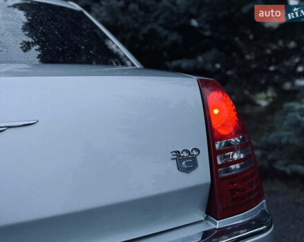 Сірий Крайслер 300C, об'ємом двигуна 3 л та пробігом 280 тис. км за 6000 $, фото 7 на Automoto.ua