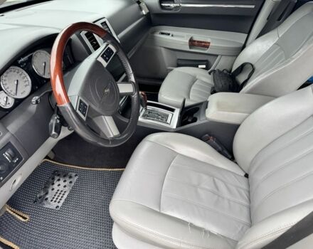 Сірий Крайслер 300C, об'ємом двигуна 3 л та пробігом 280 тис. км за 6500 $, фото 7 на Automoto.ua