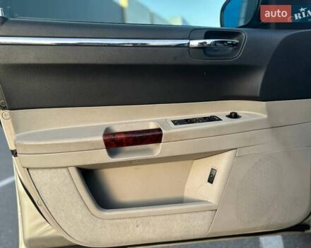 Серый Крайслер 300C, объемом двигателя 2.99 л и пробегом 216 тыс. км за 8900 $, фото 22 на Automoto.ua