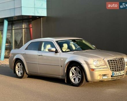 Серый Крайслер 300C, объемом двигателя 2.99 л и пробегом 216 тыс. км за 8900 $, фото 1 на Automoto.ua