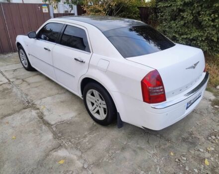 Серый Крайслер 300C, объемом двигателя 2.7 л и пробегом 277 тыс. км за 9121 $, фото 3 на Automoto.ua