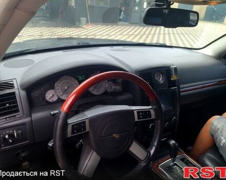 Серый Крайслер 300C, объемом двигателя 2.7 л и пробегом 241 тыс. км за 6800 $, фото 7 на Automoto.ua