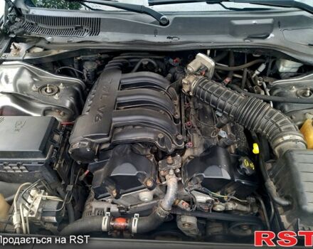 Серый Крайслер 300C, объемом двигателя 2.7 л и пробегом 241 тыс. км за 6800 $, фото 6 на Automoto.ua