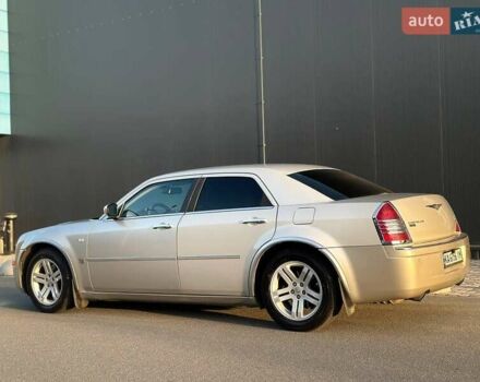 Серый Крайслер 300C, объемом двигателя 2.99 л и пробегом 216 тыс. км за 8900 $, фото 13 на Automoto.ua