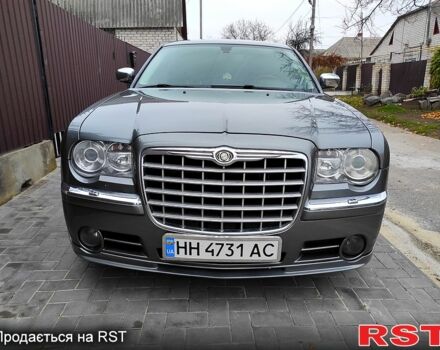 Серый Крайслер 300C, объемом двигателя 2.7 л и пробегом 241 тыс. км за 6800 $, фото 2 на Automoto.ua