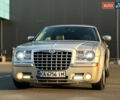 Серый Крайслер 300C, объемом двигателя 2.99 л и пробегом 216 тыс. км за 10900 $, фото 1 на Automoto.ua