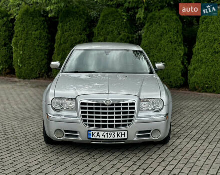 Сірий Крайслер 300C, об'ємом двигуна 2.74 л та пробігом 202 тис. км за 5700 $, фото 2 на Automoto.ua