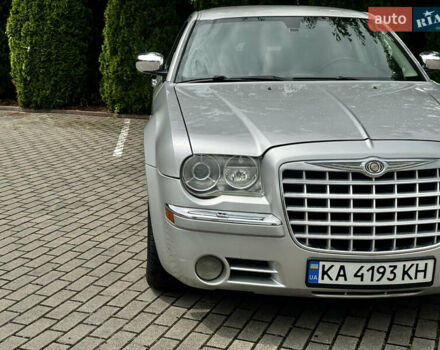 Сірий Крайслер 300C, об'ємом двигуна 2.74 л та пробігом 202 тис. км за 5700 $, фото 6 на Automoto.ua