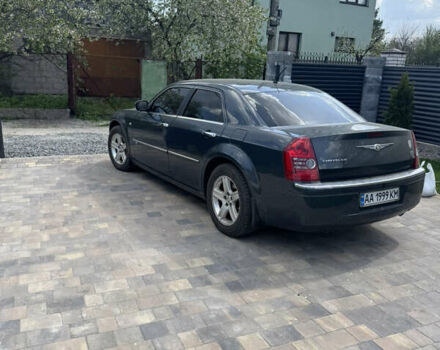 Серый Крайслер 300C, объемом двигателя 2.74 л и пробегом 312 тыс. км за 8700 $, фото 1 на Automoto.ua
