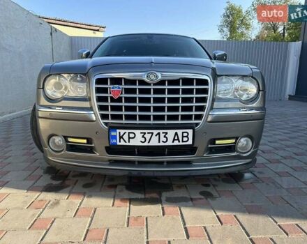Крайслер 300C 2009 в Запорожье на Automoto.ua Серый Крайслер 300C, объемом двигателя 2.99 л и пробегом 211 тыс. км за 9400 $, фото 2 на Automoto.ua
