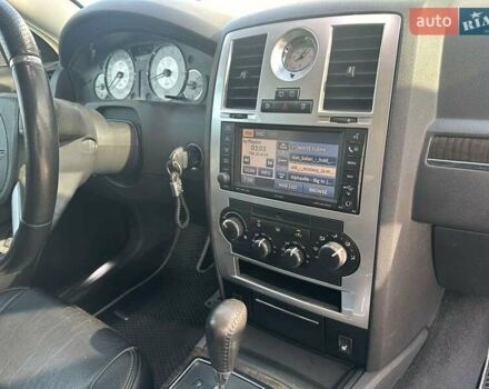 Серый Крайслер 300C, объемом двигателя 2.99 л и пробегом 211 тыс. км за 9400 $, фото 13 на Automoto.ua