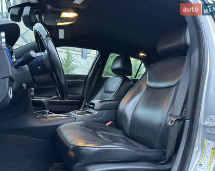 Серый Крайслер 300C, объемом двигателя 5.65 л и пробегом 161 тыс. км за 14800 $, фото 36 на Automoto.ua