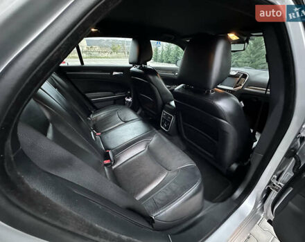 Серый Крайслер 300C, объемом двигателя 5.65 л и пробегом 161 тыс. км за 14800 $, фото 33 на Automoto.ua