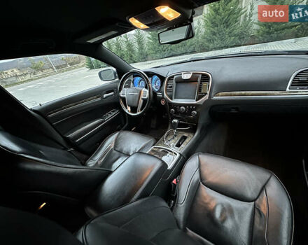 Серый Крайслер 300C, объемом двигателя 5.65 л и пробегом 161 тыс. км за 14800 $, фото 31 на Automoto.ua