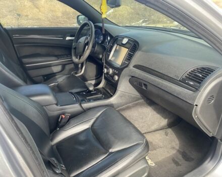 Серый Крайслер 300C, объемом двигателя 3.6 л и пробегом 300 тыс. км за 11800 $, фото 5 на Automoto.ua