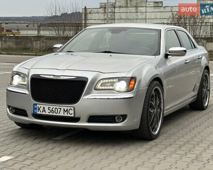 Серый Крайслер 300C, объемом двигателя 5.65 л и пробегом 161 тыс. км за 14800 $, фото 8 на Automoto.ua