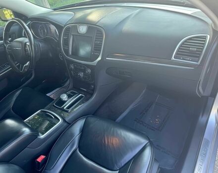 Серый Крайслер 300C, объемом двигателя 3.6 л и пробегом 125 тыс. км за 5500 $, фото 11 на Automoto.ua