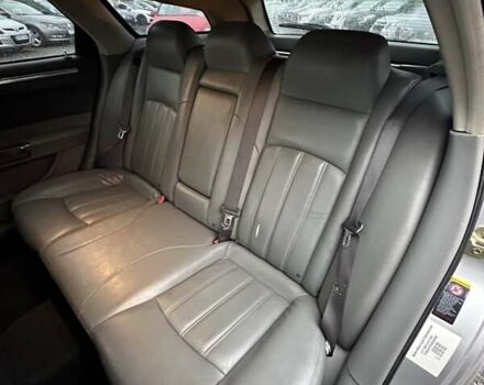 Серый Крайслер 300C, объемом двигателя 5.65 л и пробегом 328 тыс. км за 8999 $, фото 26 на Automoto.ua