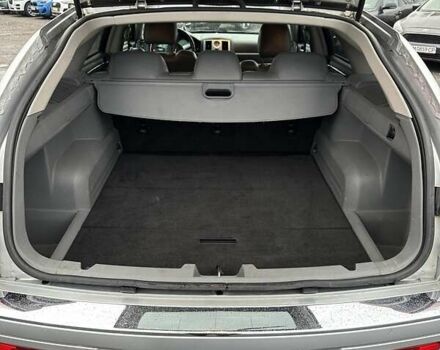 Сірий Крайслер 300C, об'ємом двигуна 5.65 л та пробігом 328 тис. км за 8999 $, фото 14 на Automoto.ua