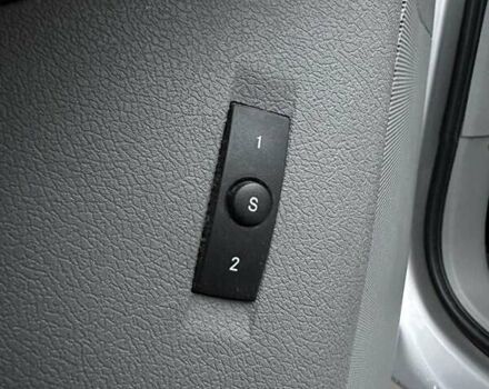 Сірий Крайслер 300C, об'ємом двигуна 5.65 л та пробігом 328 тис. км за 8999 $, фото 33 на Automoto.ua