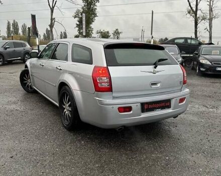 Серый Крайслер 300C, объемом двигателя 5.65 л и пробегом 328 тыс. км за 8999 $, фото 11 на Automoto.ua