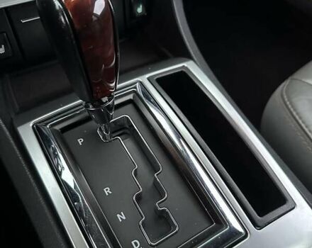 Сірий Крайслер 300C, об'ємом двигуна 5.65 л та пробігом 328 тис. км за 8999 $, фото 31 на Automoto.ua