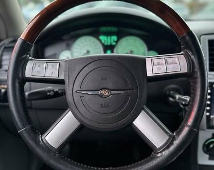 Сірий Крайслер 300C, об'ємом двигуна 5.65 л та пробігом 328 тис. км за 8999 $, фото 28 на Automoto.ua