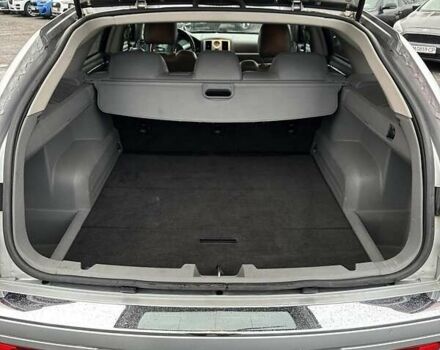 Серый Крайслер 300C, объемом двигателя 5.65 л и пробегом 328 тыс. км за 8999 $, фото 15 на Automoto.ua