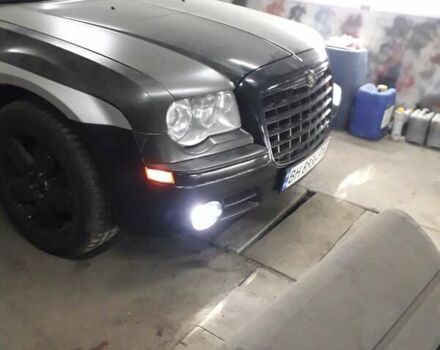 Сірий Крайслер 300C, об'ємом двигуна 5.7 л та пробігом 350 тис. км за 8500 $, фото 1 на Automoto.ua